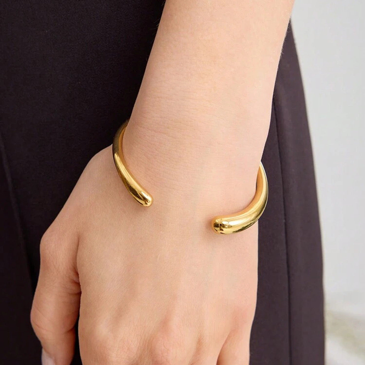 Open bangle