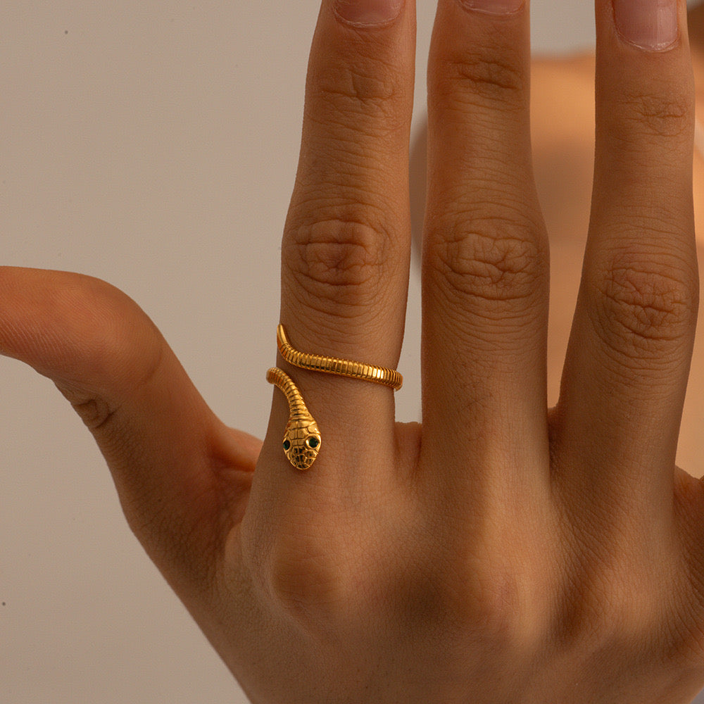 Dainty snake ring