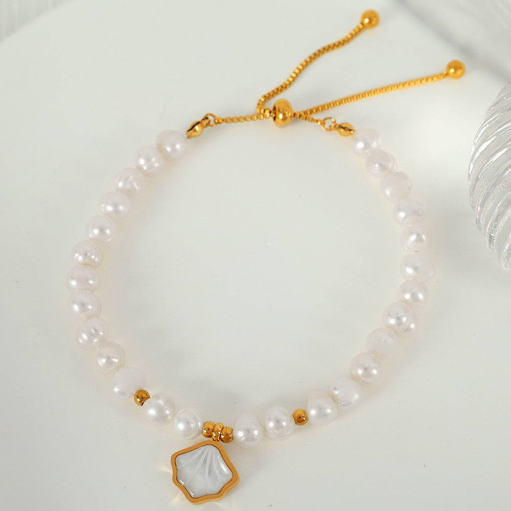 Freshwater pearls shell bracelet