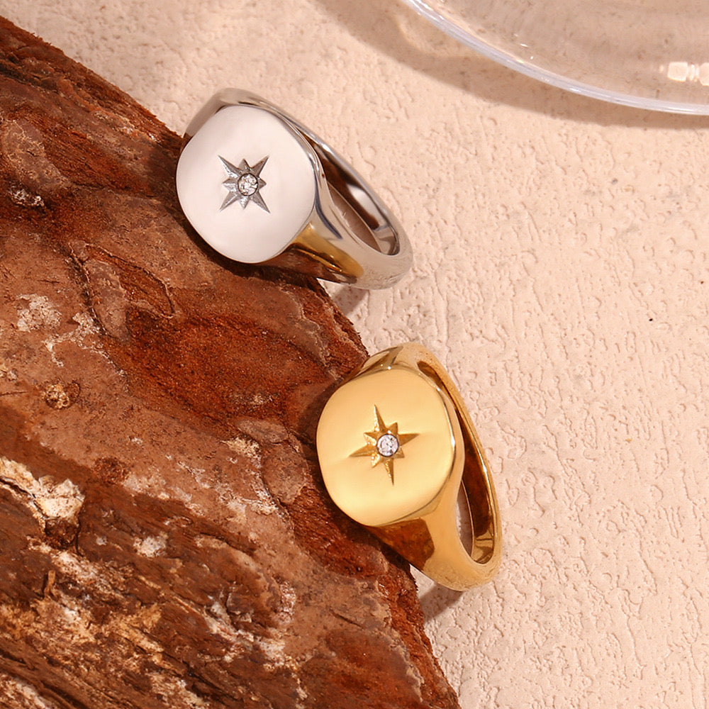 Gold star ring