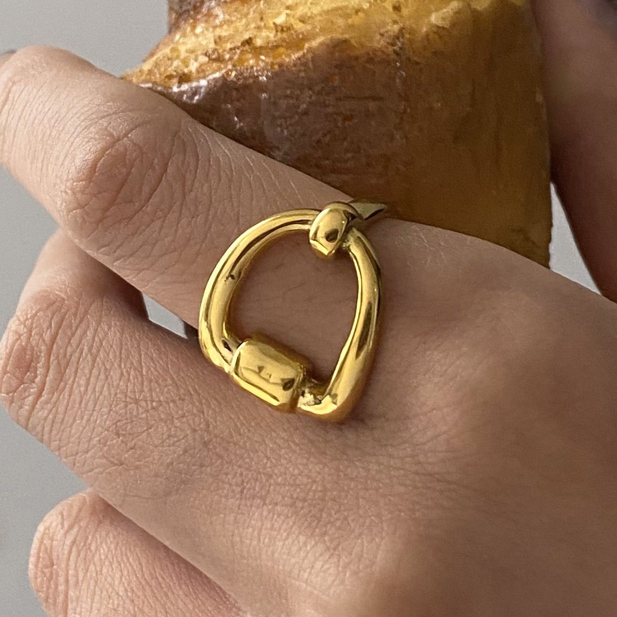 Button lock rings
