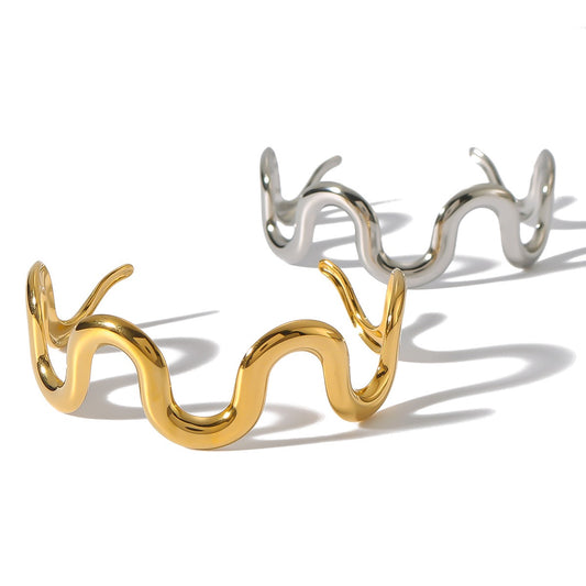Biancia wave bangle