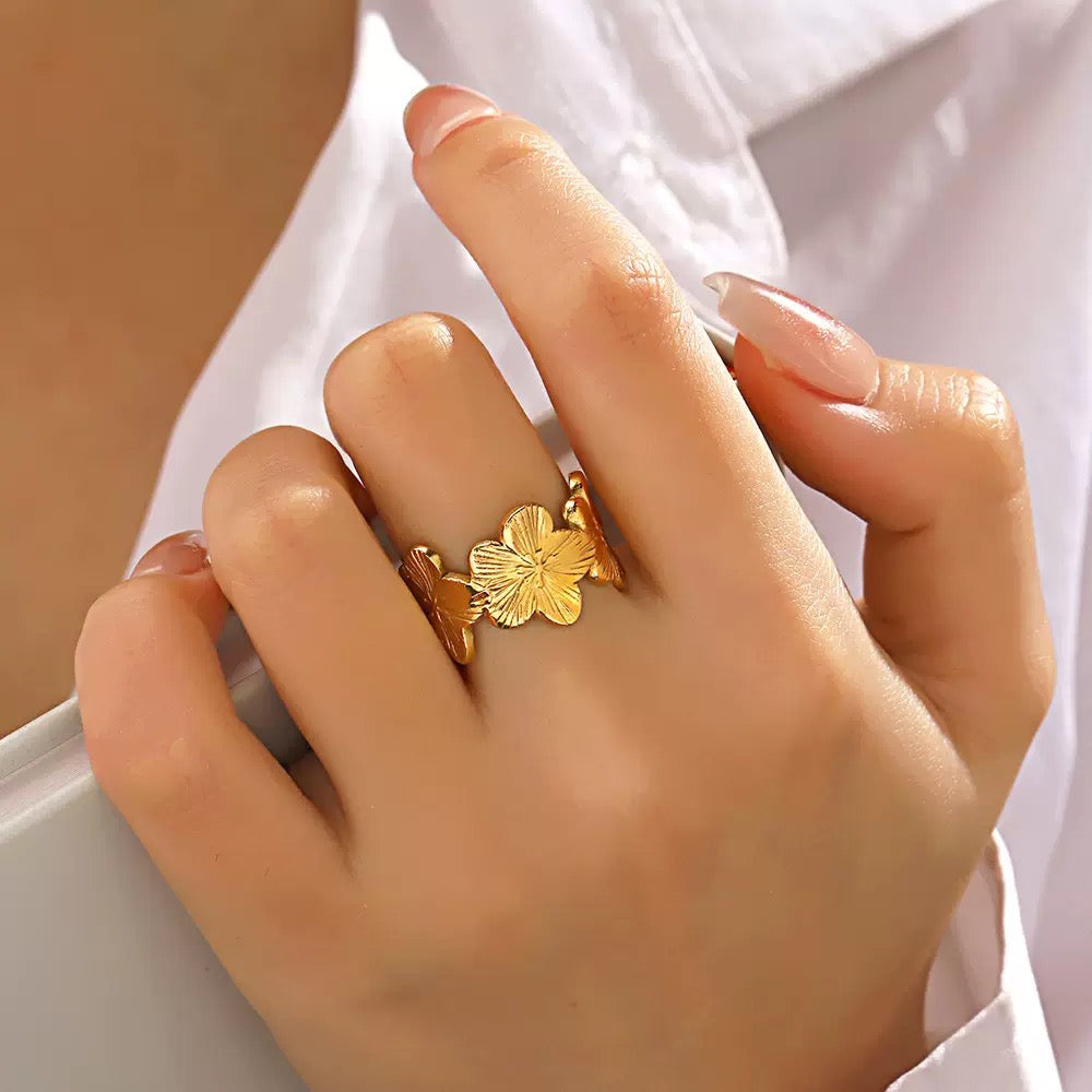 Bondi Candice flower rings
