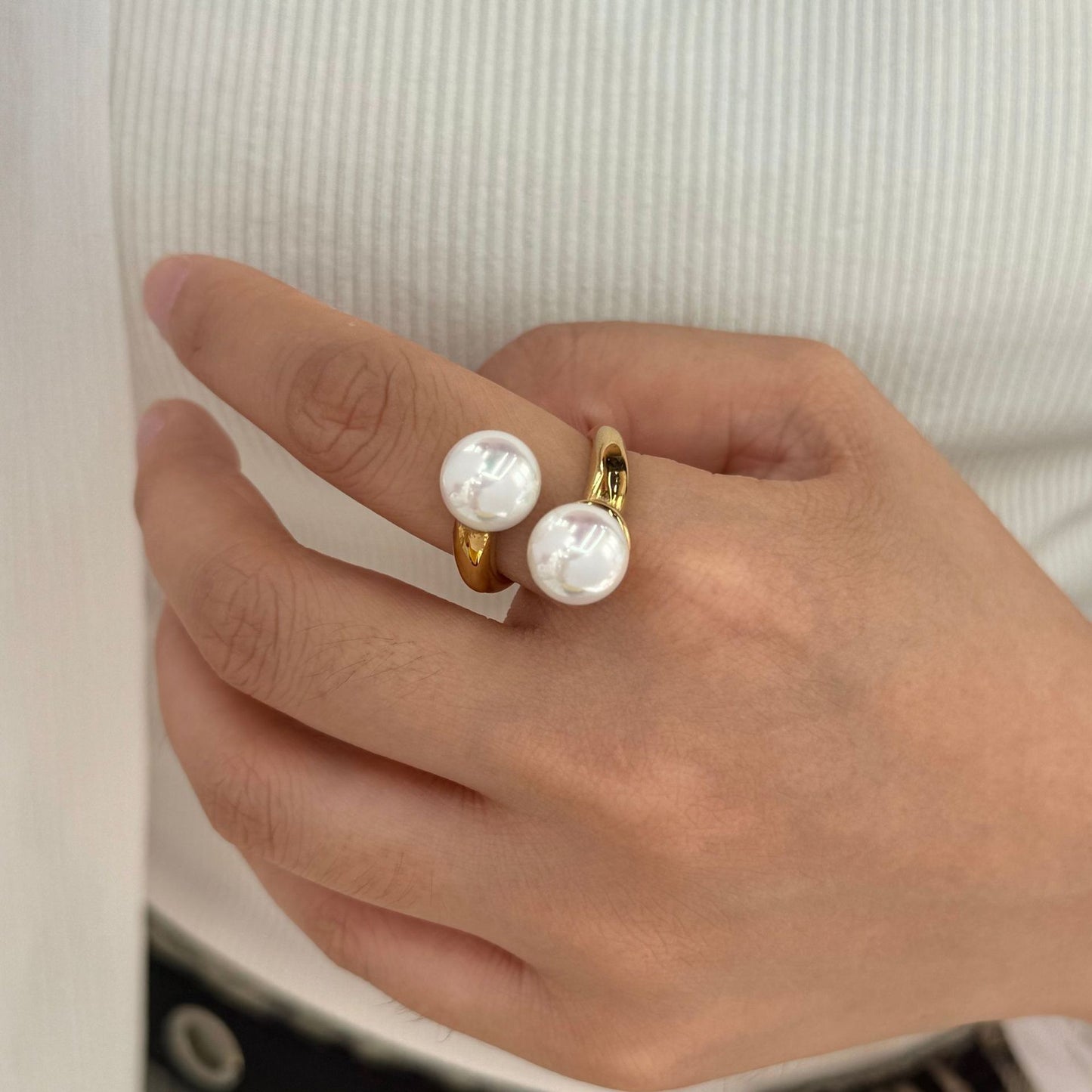 White bulb rings