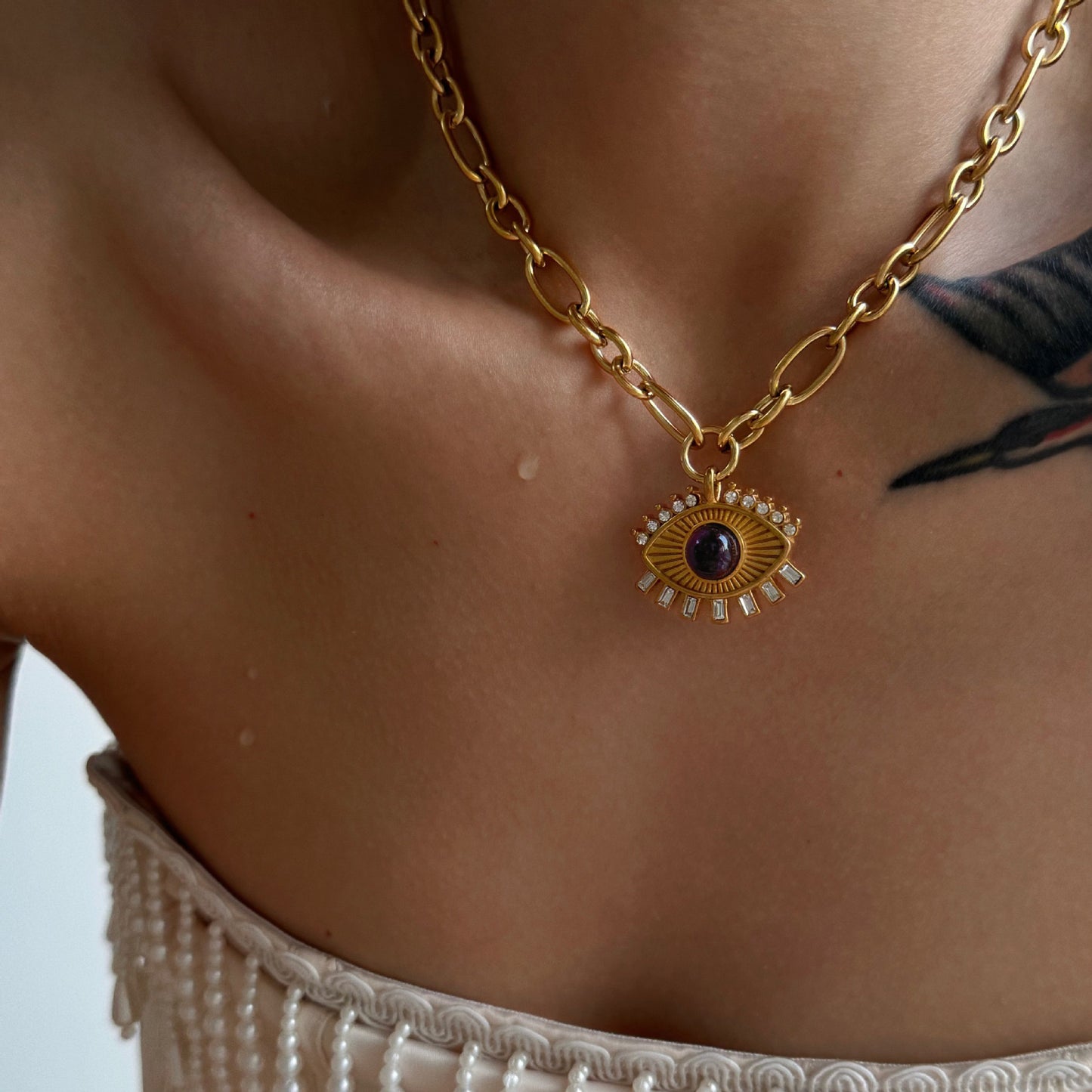 Bold eye necklace