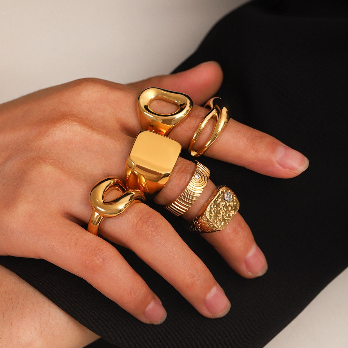 Ravine hoop rings