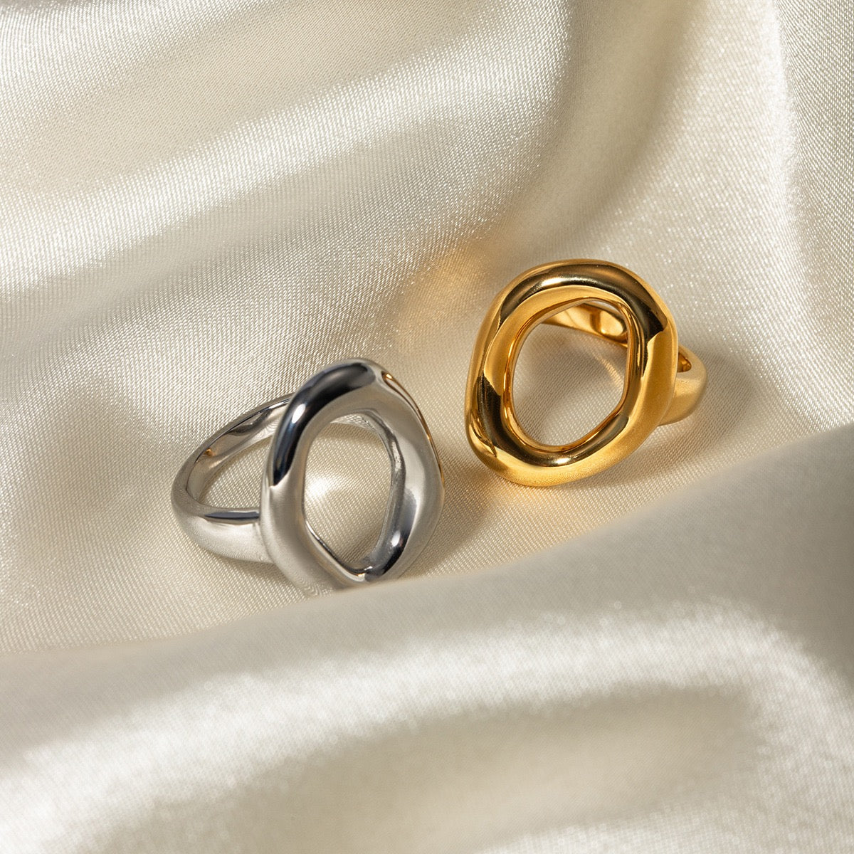 Atlanta Oval rings