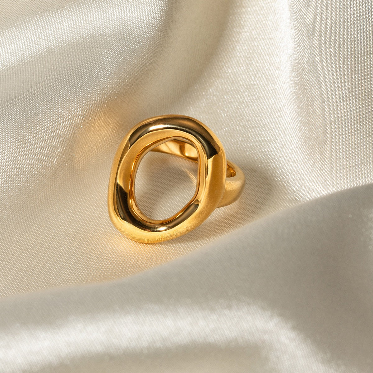 Atlanta Oval rings