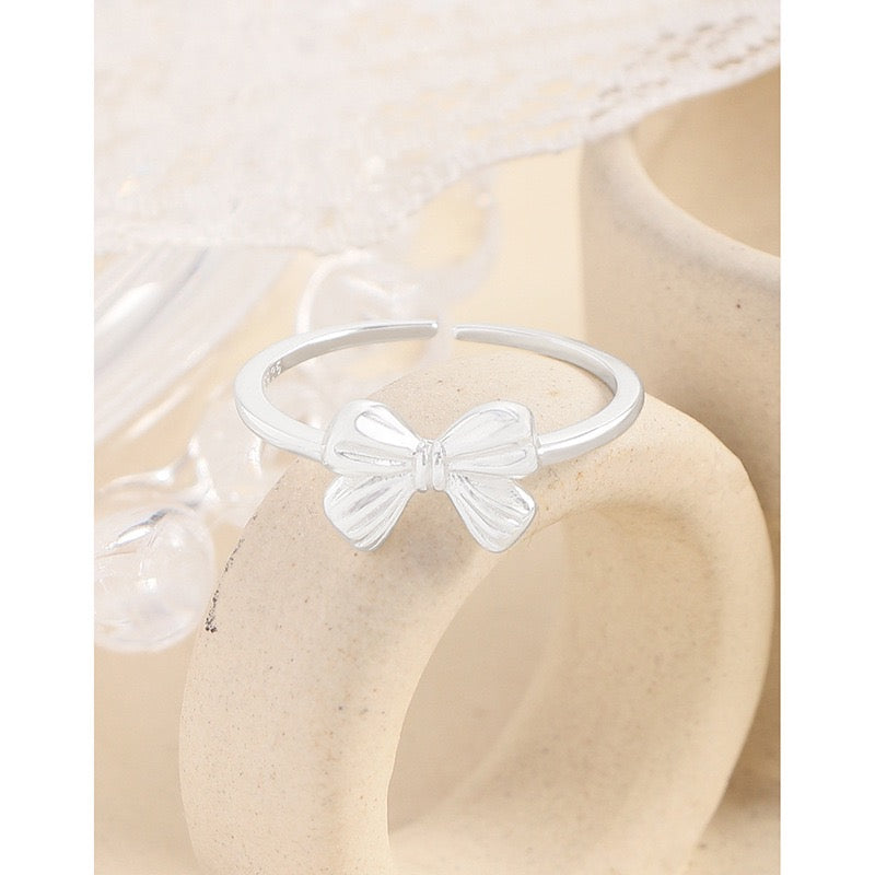 Bow sterling silver ring