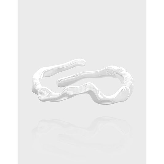 Wavy silver ring