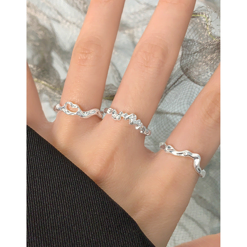 Wavy silver ring