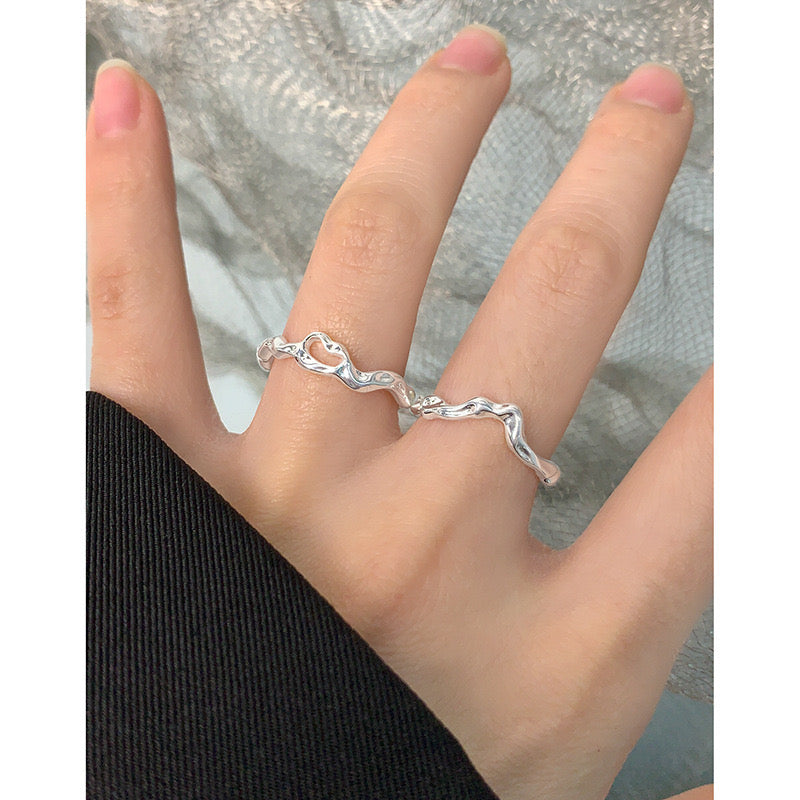 Wavy silver ring