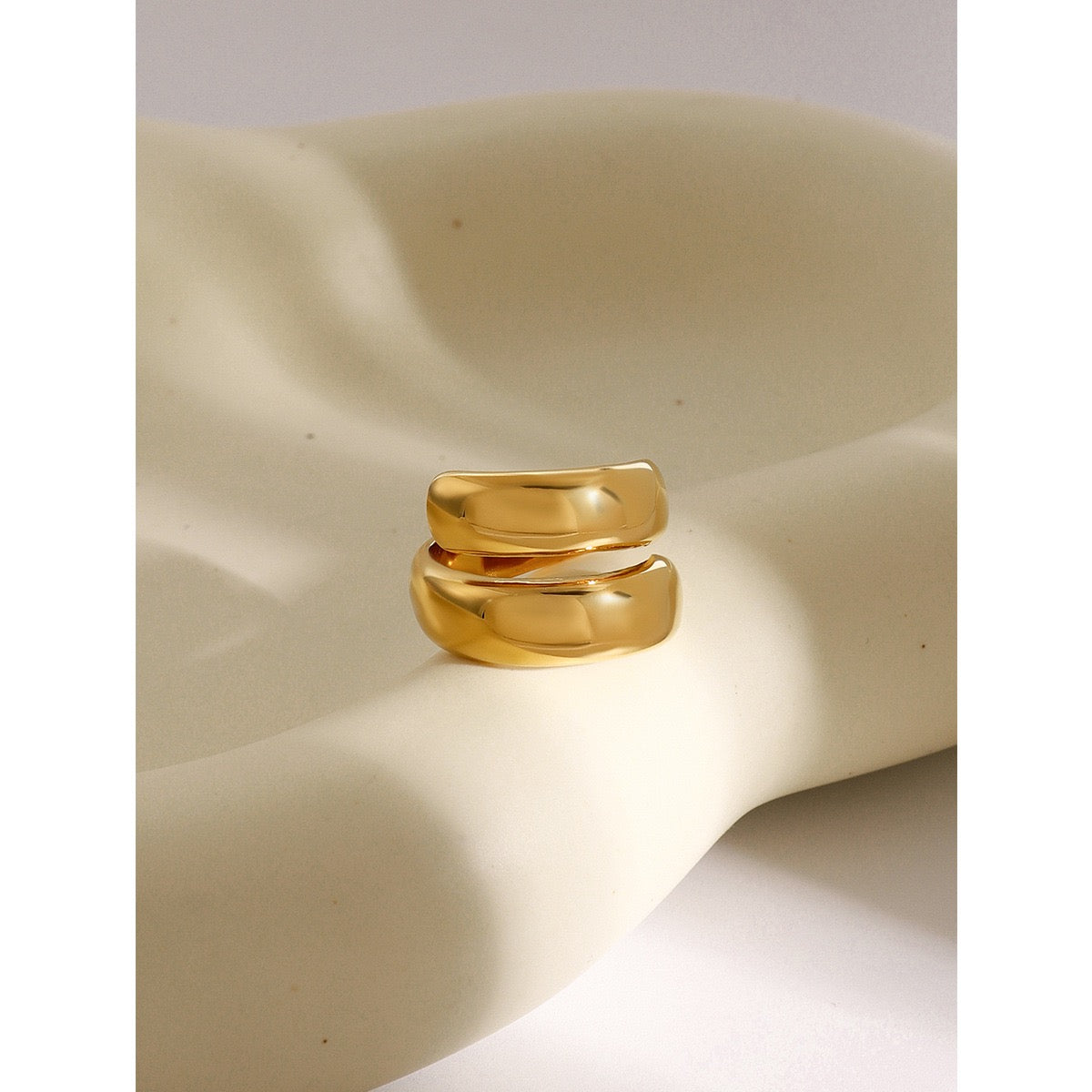 Danbury Layer rings