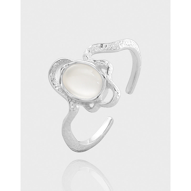 Clear stone silver ring