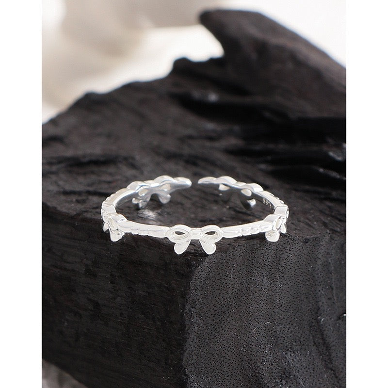 Carah bow rings