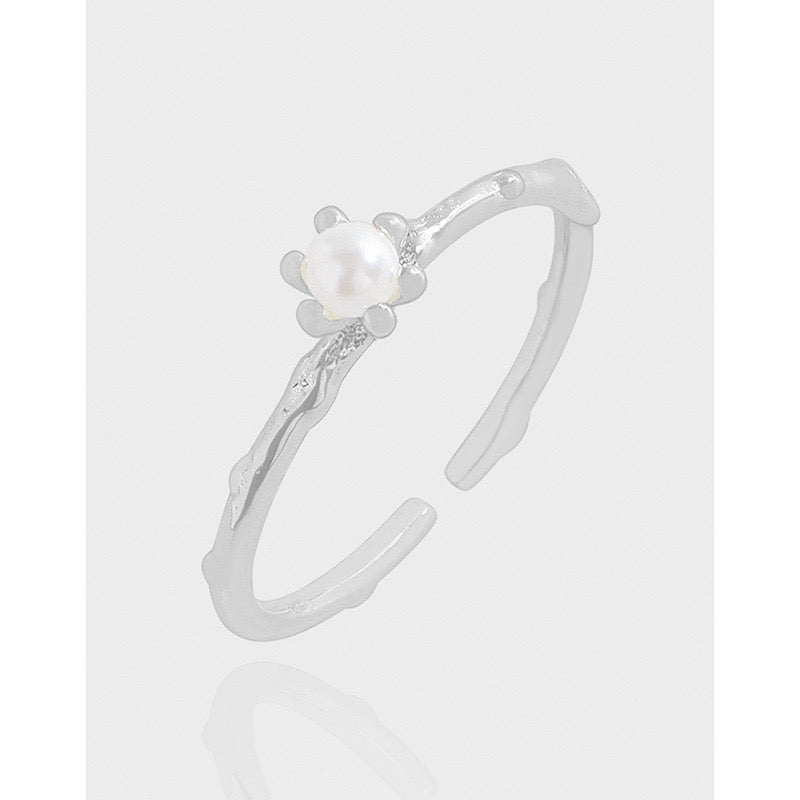 Mini flower sterling silver ring