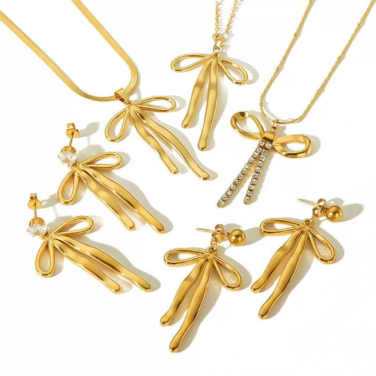 Maple Bow earrings collection