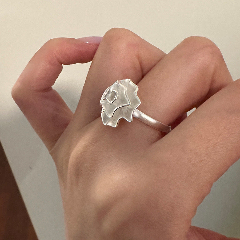 Rose silver ring