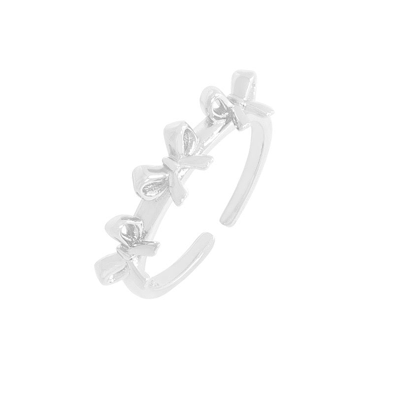 Three bows ring