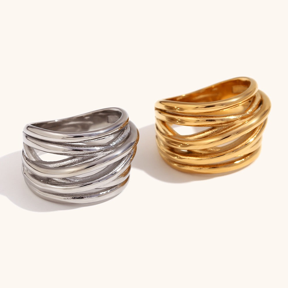 Tangled lines rings