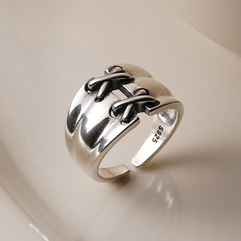 Cross bow Silver ring