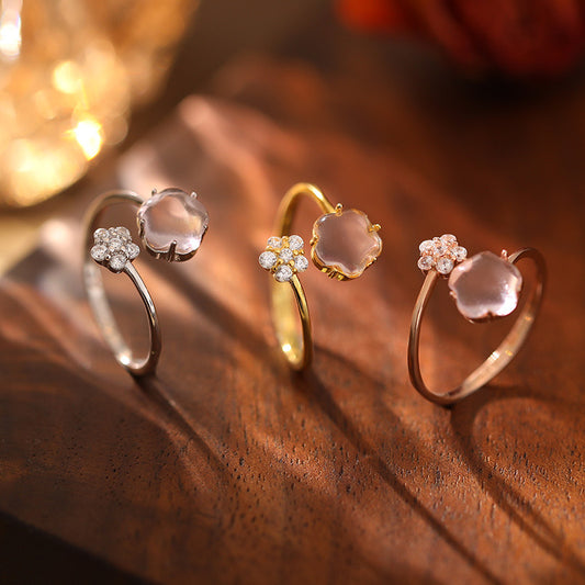 Clear rosy silver ring