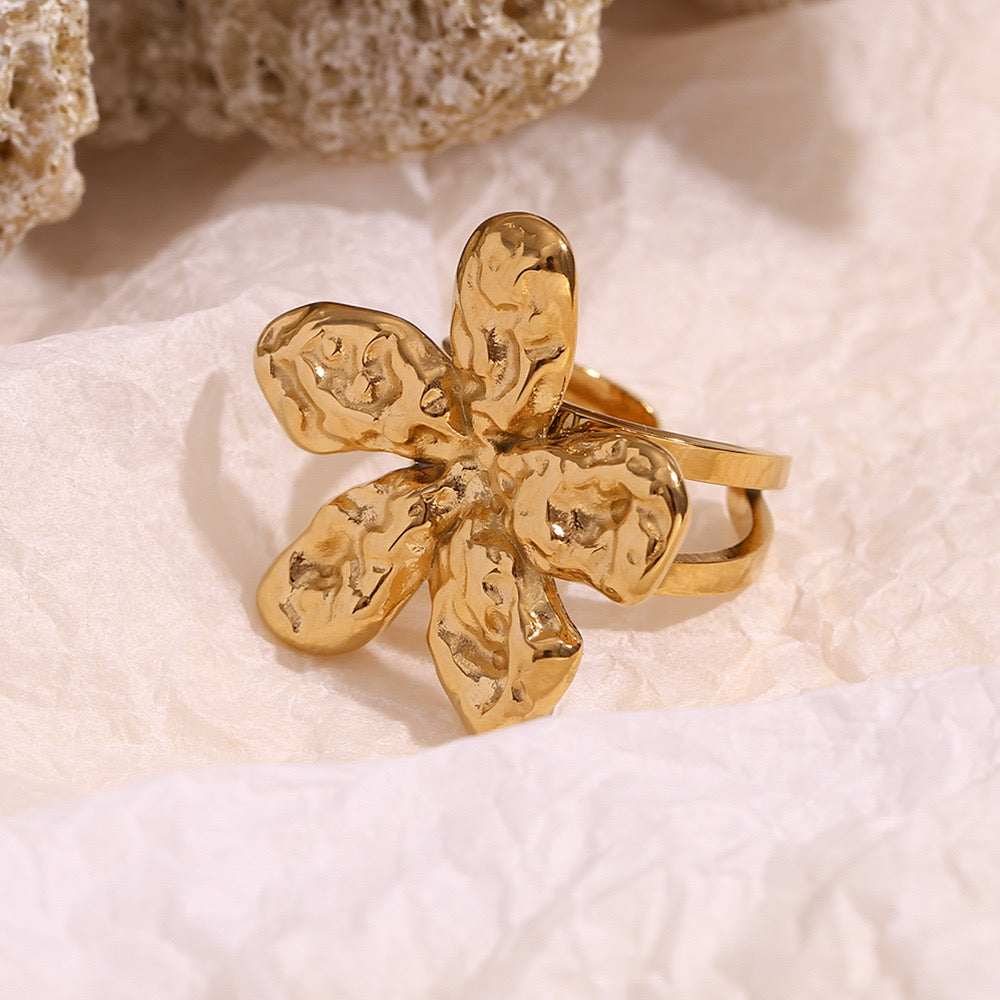 Flower statement ring