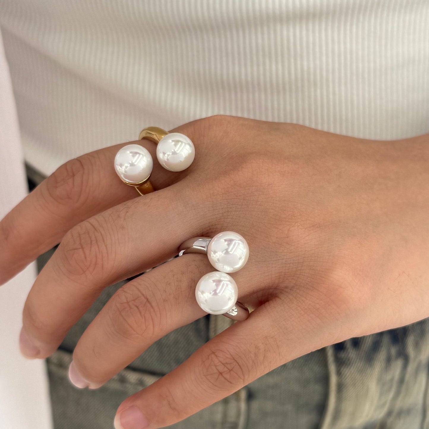 White bulb rings