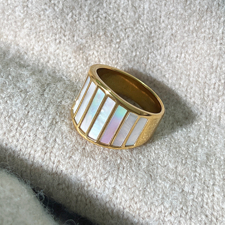 Mother of pearl band ring