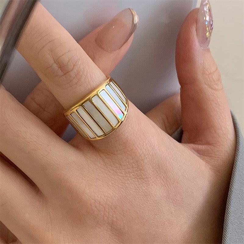 Mother of pearl band ring