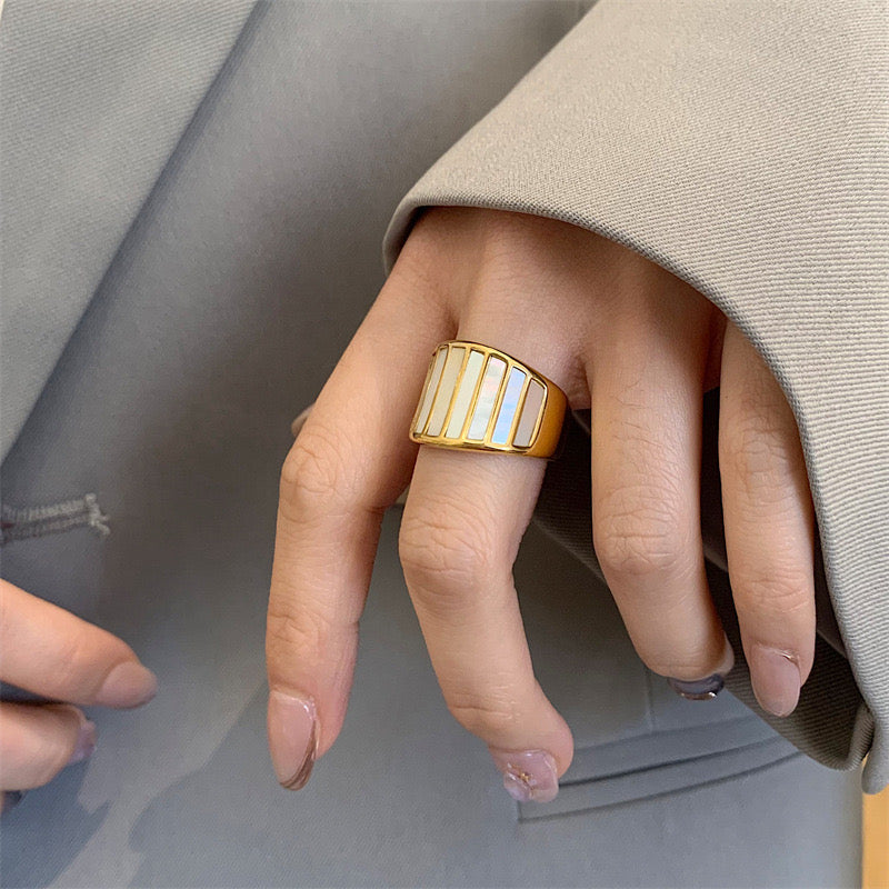 Mother of pearl band ring