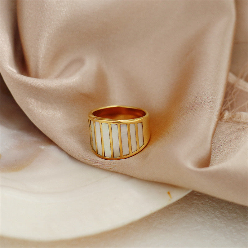 Mother of pearl band ring