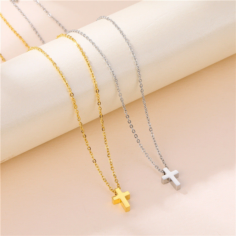 Mini cross necklace