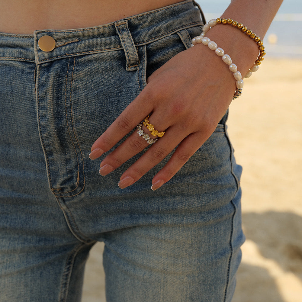 Bondi flower rings