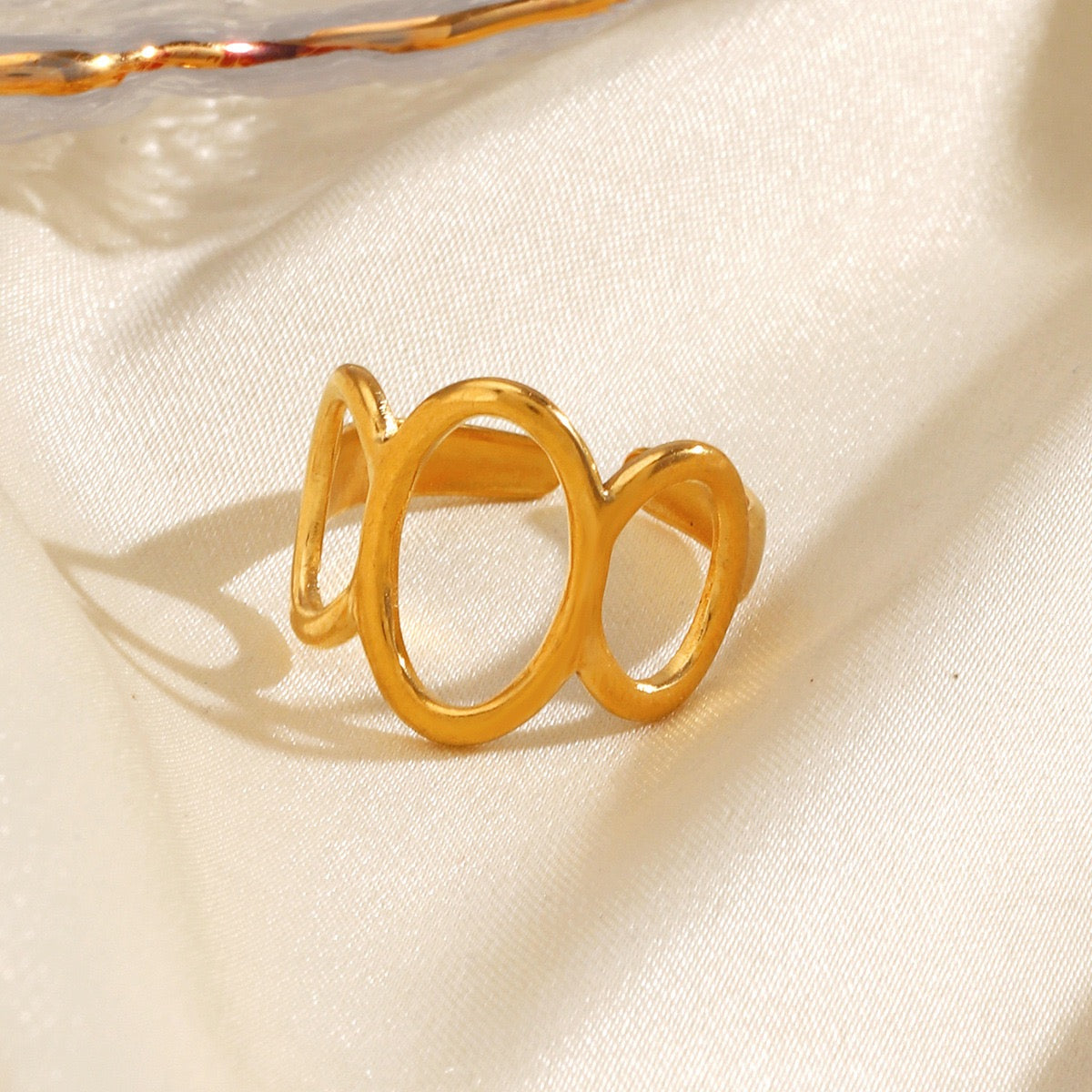 Yanni round rings