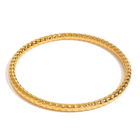 Hammer hoop bangle