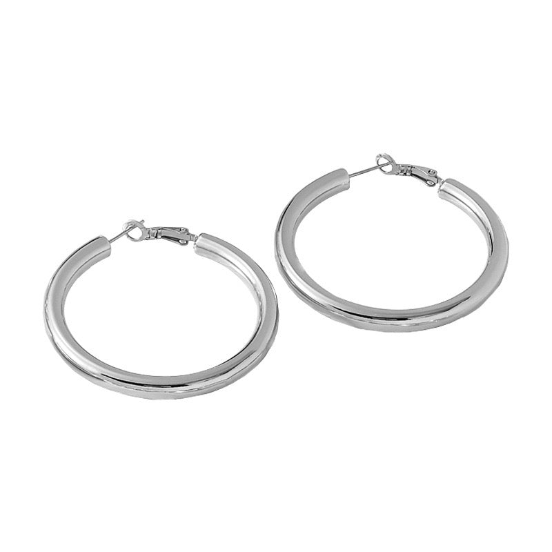 Classic round tube hoop earrings