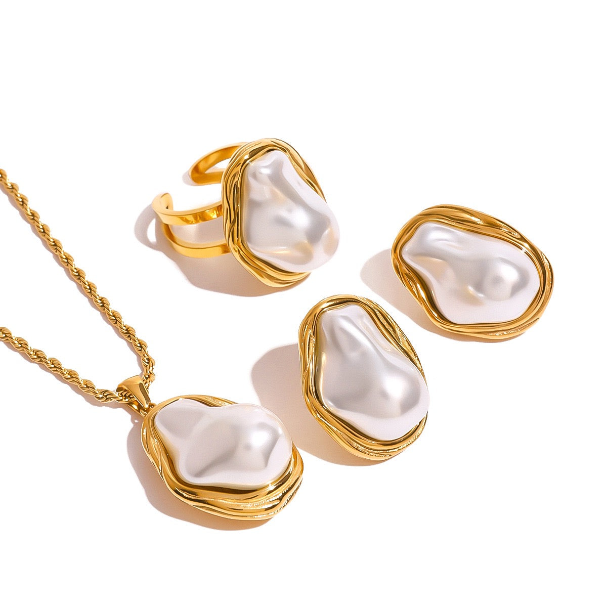 Baroque pearly set