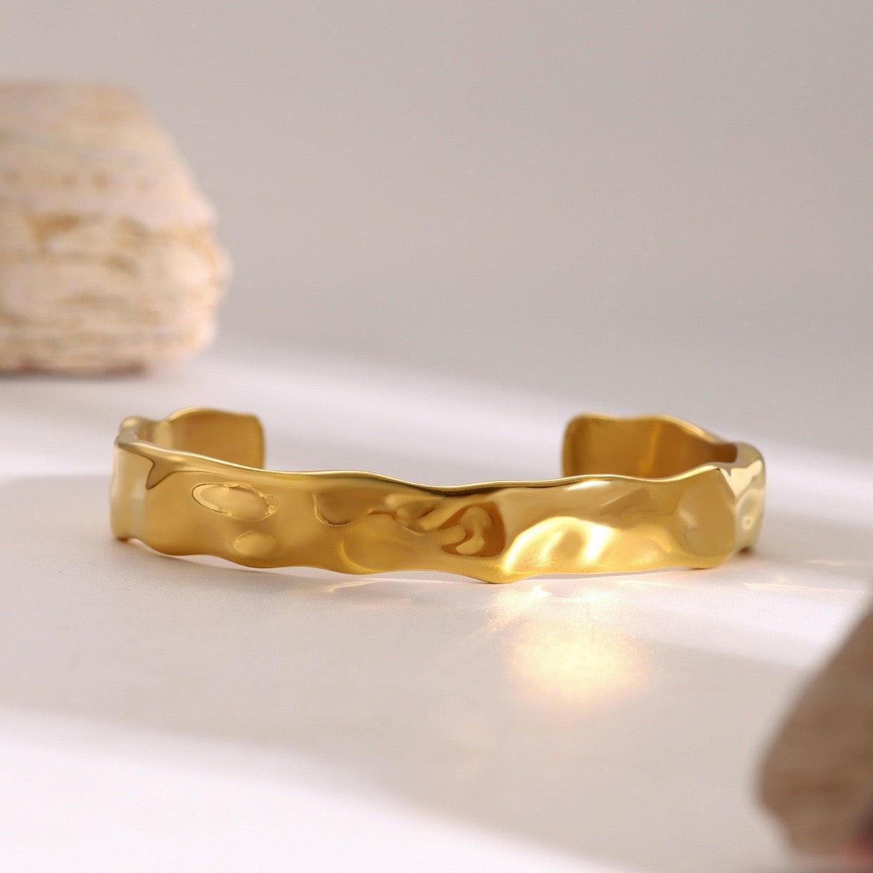 Whiplash bangle