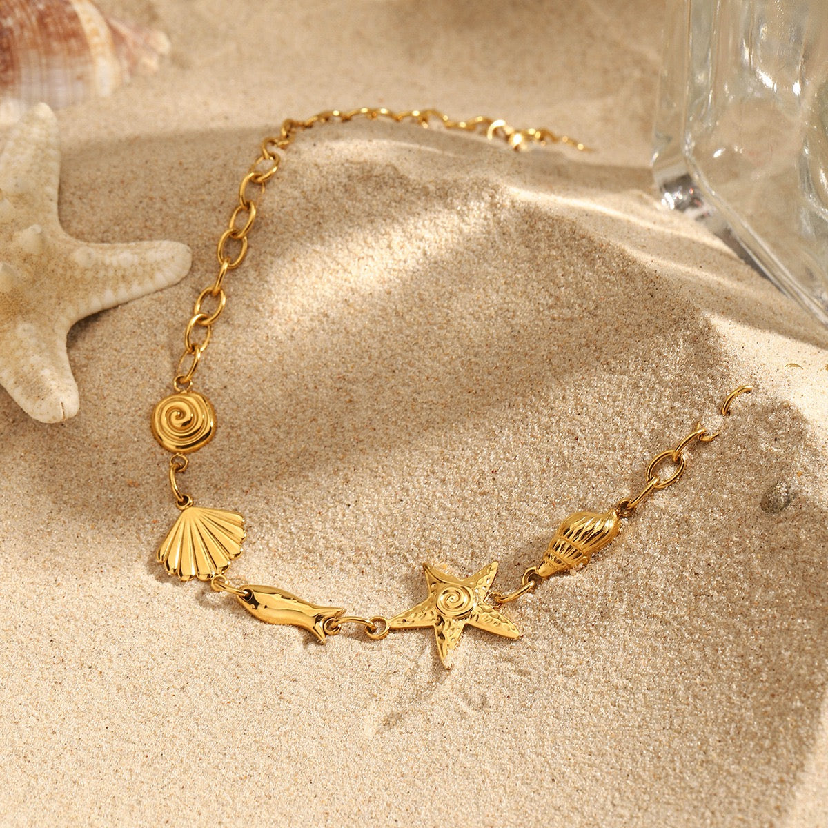 Swirl star necklace