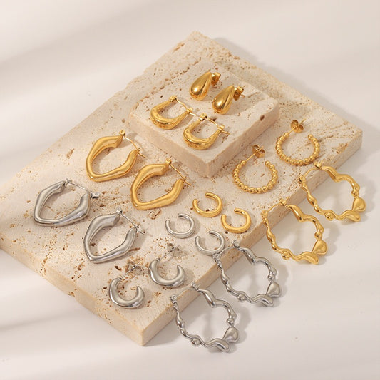 Wave lines hoop earrings