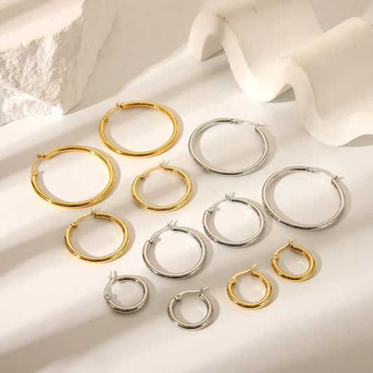 Plain classic hoops earrings