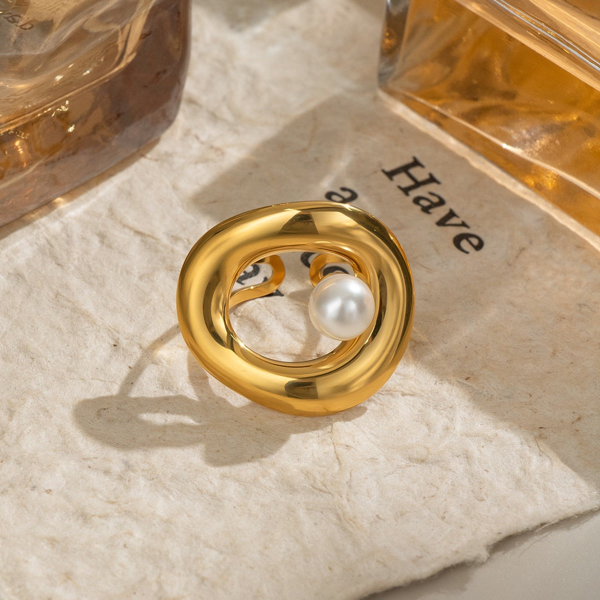 Pearly oval ring