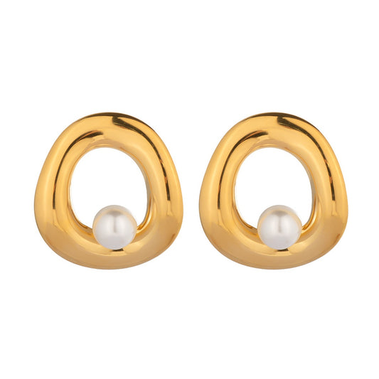 Pearly oval earrings