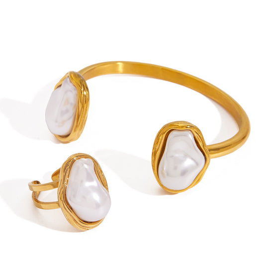 Baroque pearly bangle set