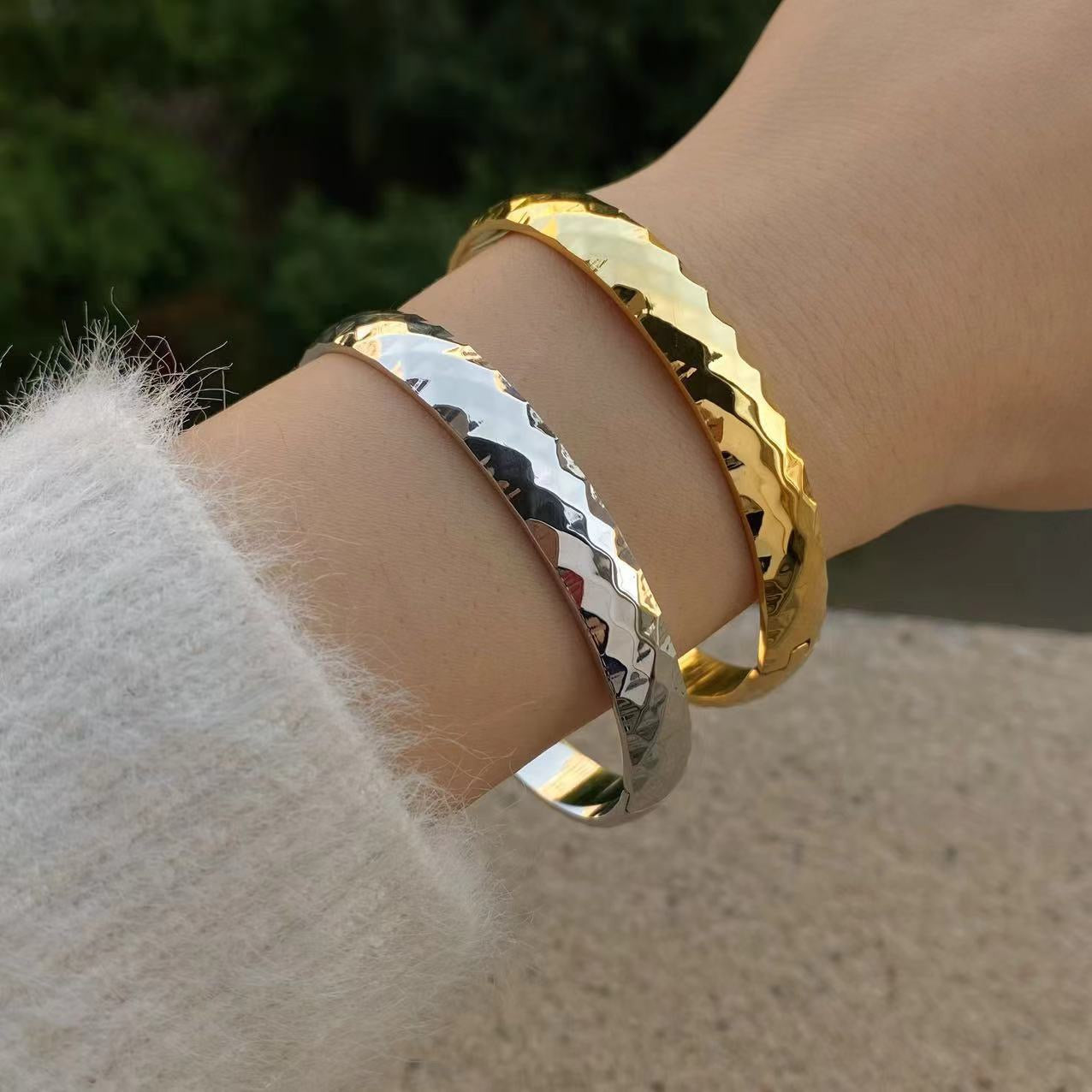 Reflection bangle