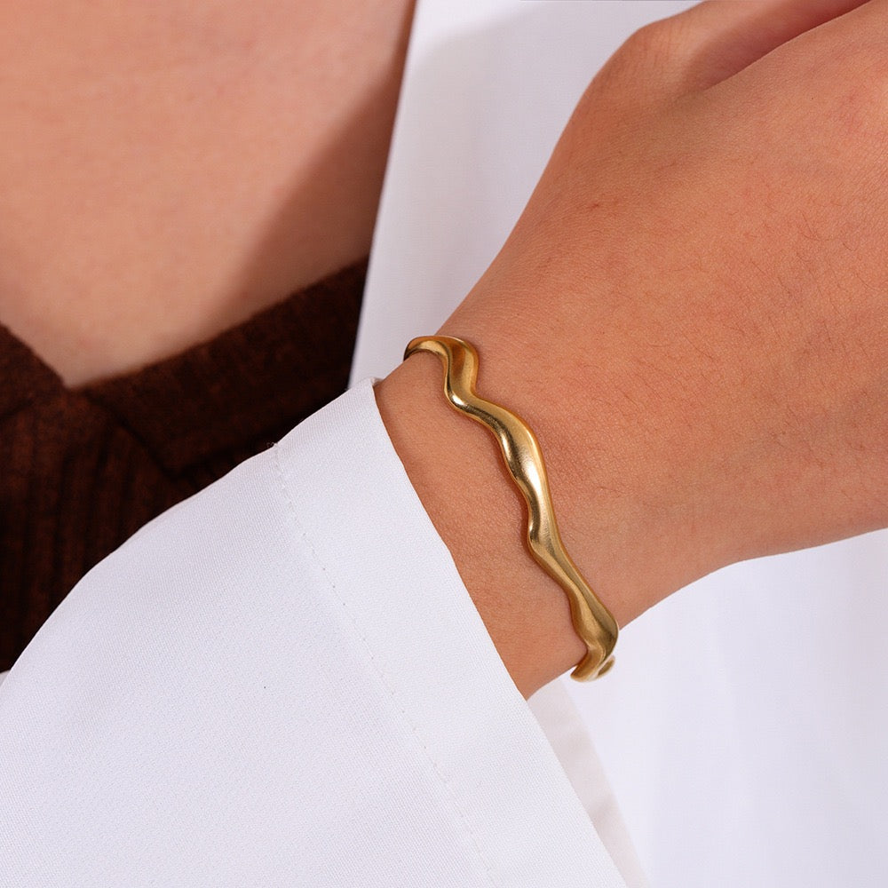 Wave bangles
