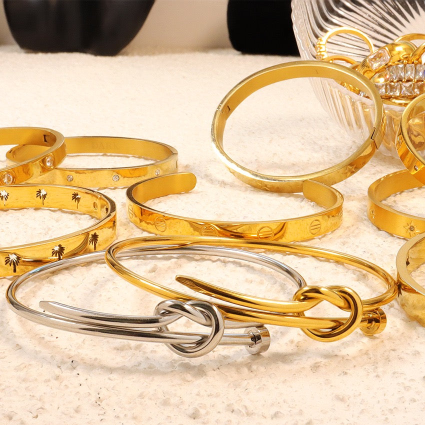 Tangled nail bangle