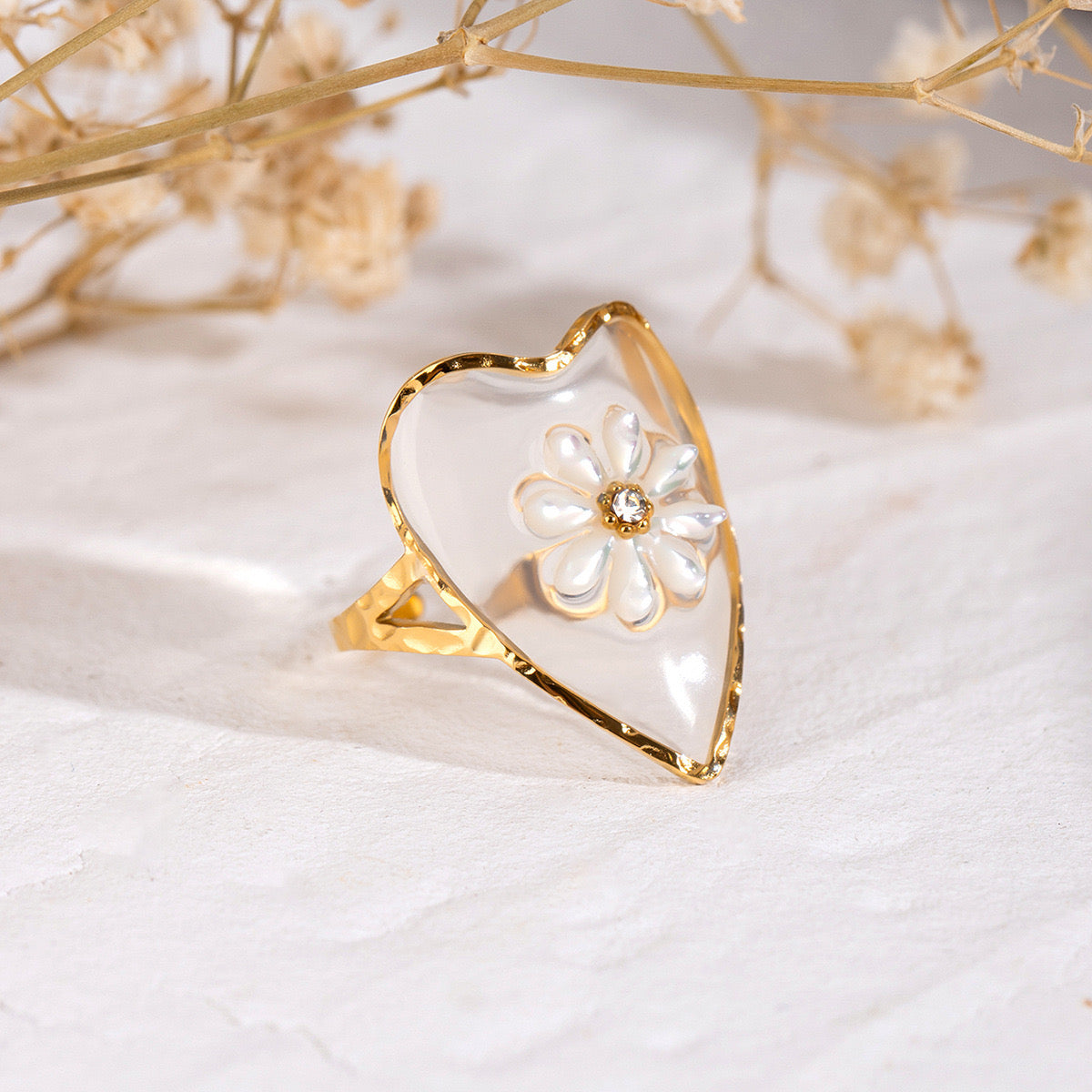 Clear heart flower ring