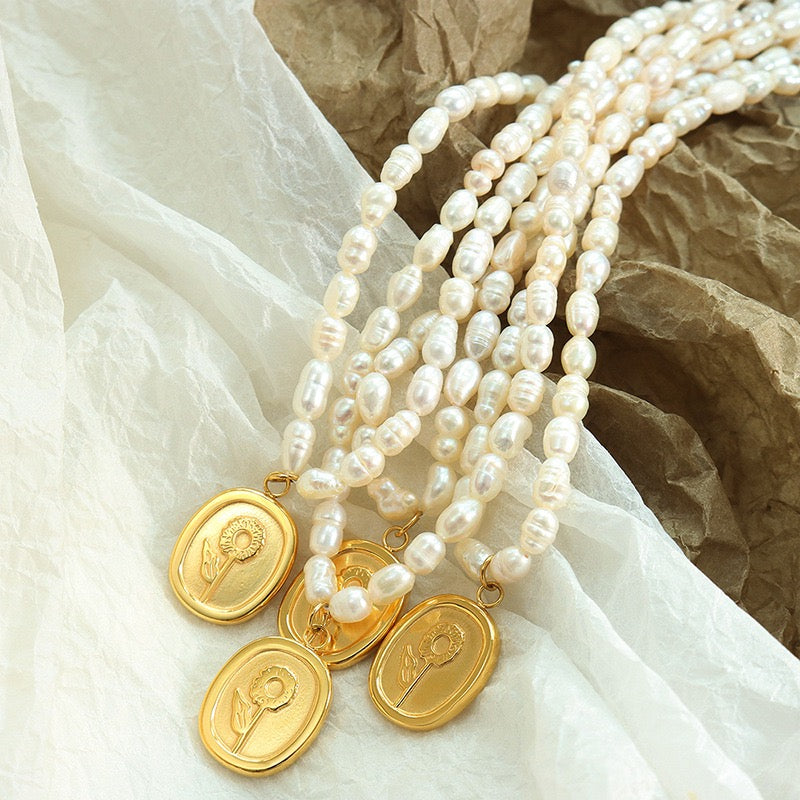 Sunflower freshwater pearls necklace